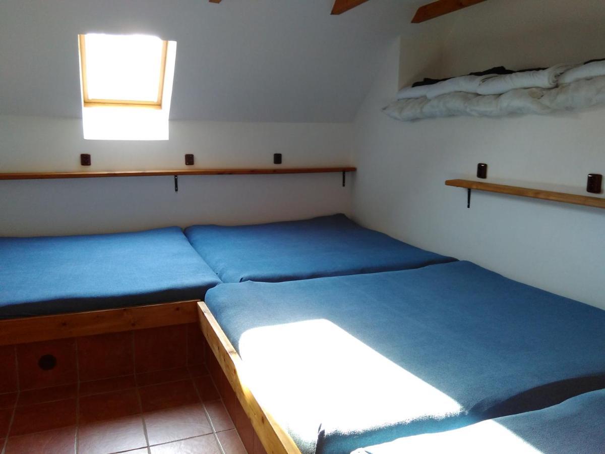 Apartman Na Farme U Koni Milesov Ngoại thất bức ảnh